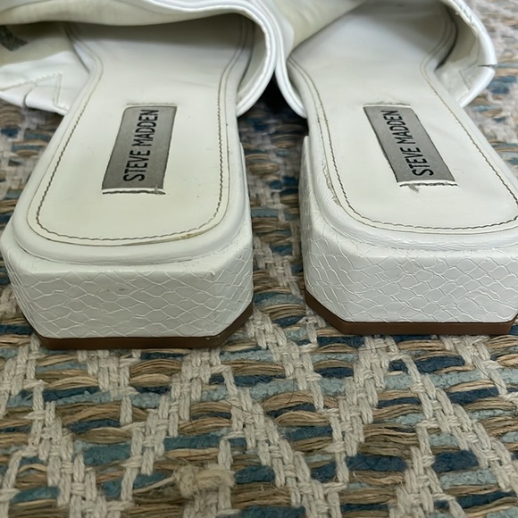 Like new. White Steve Madden slide sandals - Picture 6 of 6